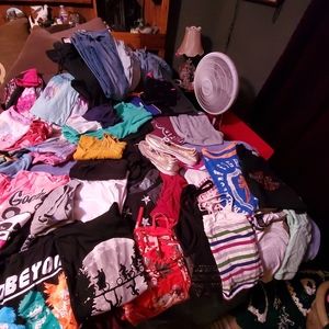 Huge Women's Medium Clothing Bundle!!